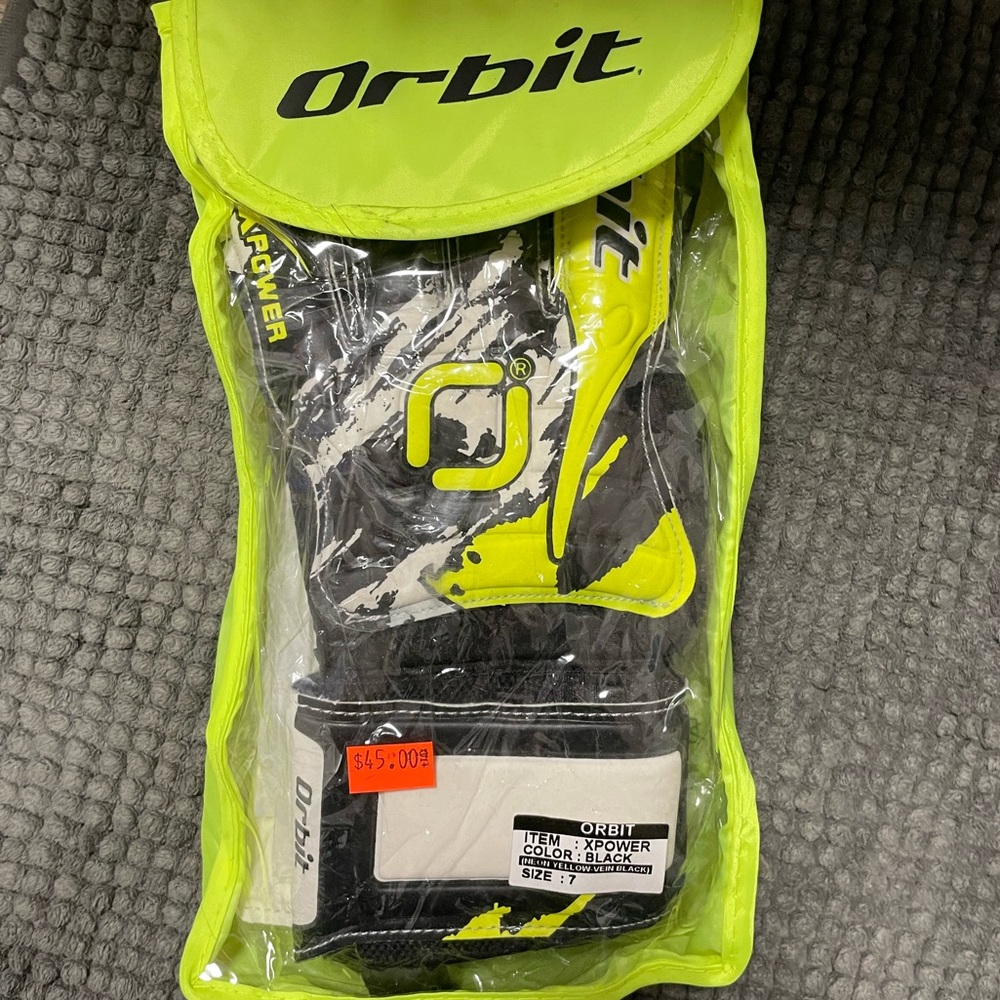 Soccer gloves